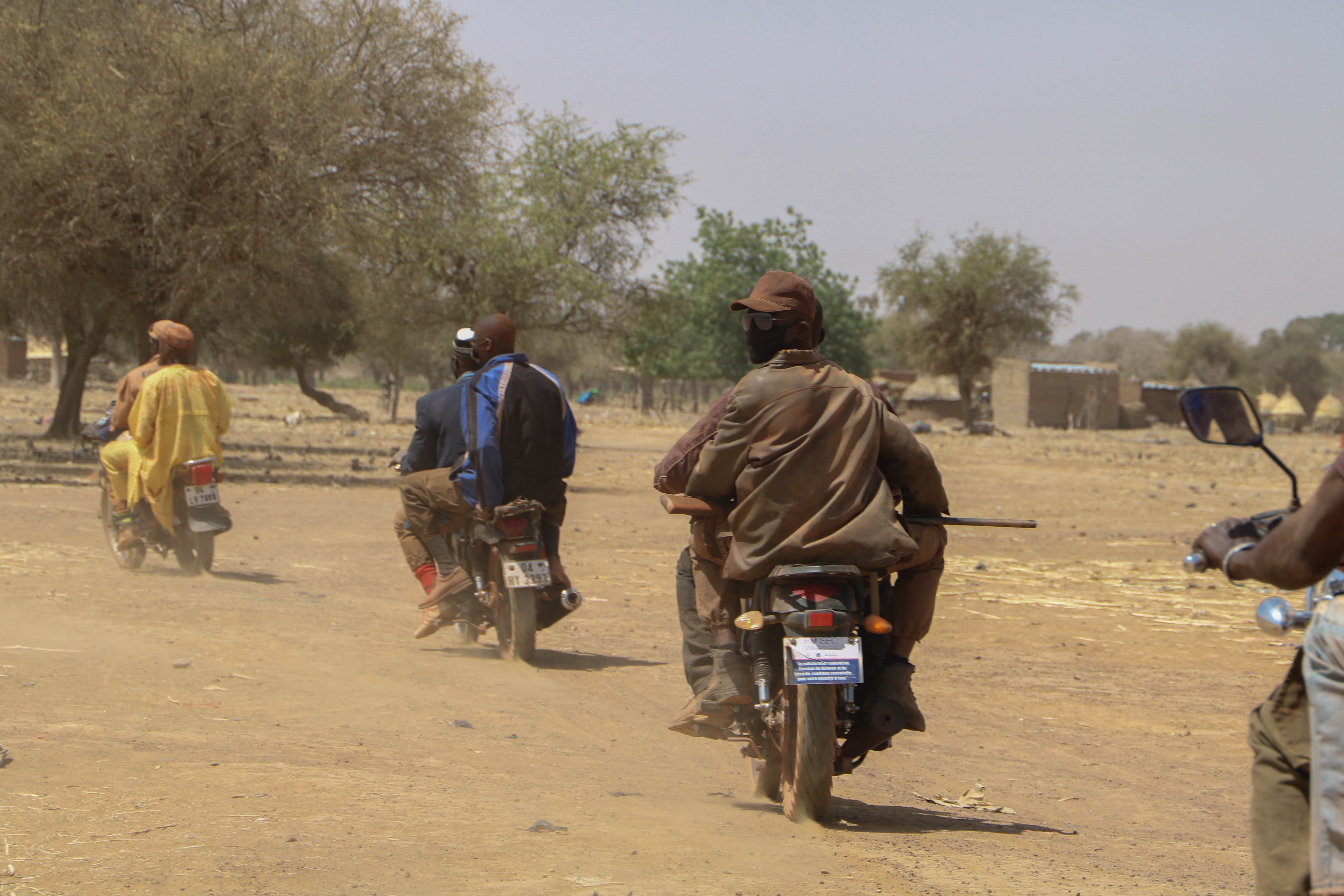 Image of Koglweogo members travelling in convoy in Burkina Faso
