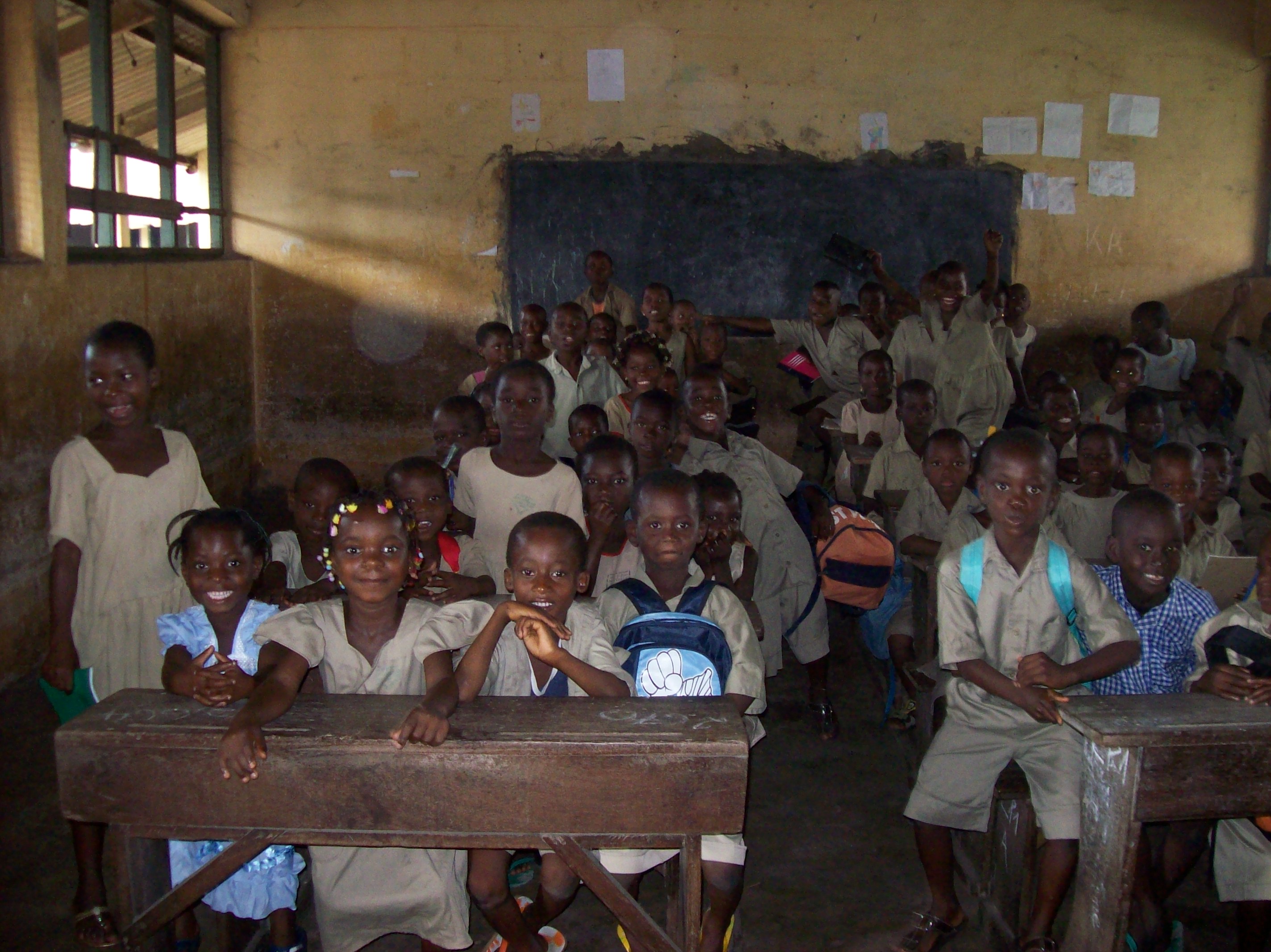 The first wave of no-fee primary students line up for the 2008-09 school year at Ahanoucope primary school in Lome.
