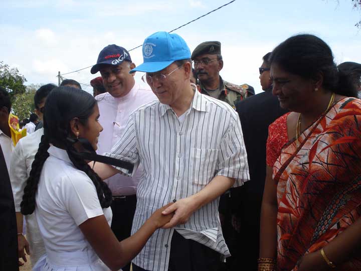 Foreign Minister Rohitha Bogollagama accompanied by UN Secretary General Ban Ki-moon at the Menik Farm displaced persons camp outside Vavuniya. UN Secretary General Ban Ki-moon visited the camp on 23 May 2009