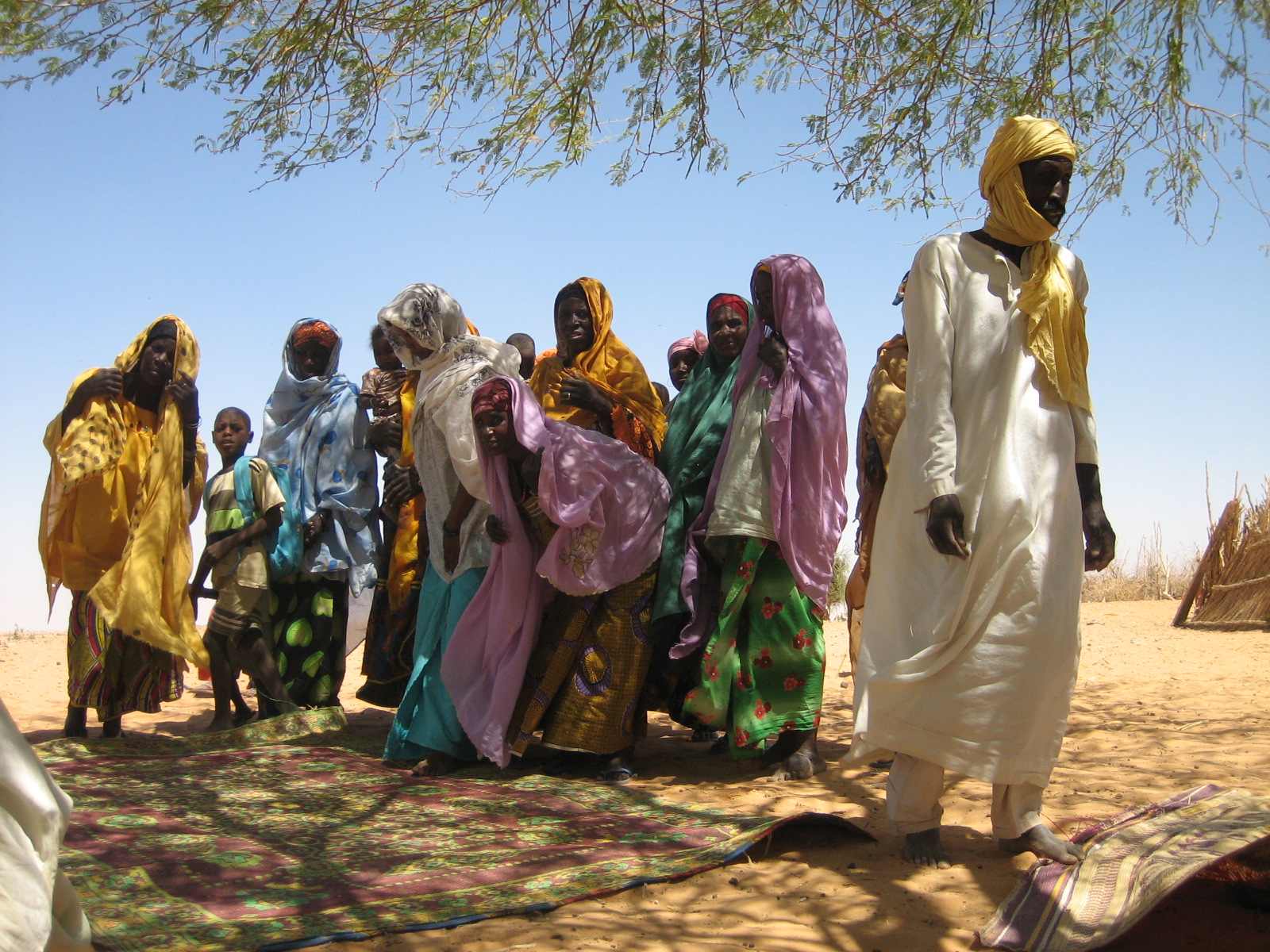 A lot of young male adults have left their villages in search of subsistance means after the poor raining season in 2009 prevented them from harvesting. In the village of Garin Dagabi, north of Tanout in Southern Niger, the population at the beginning of