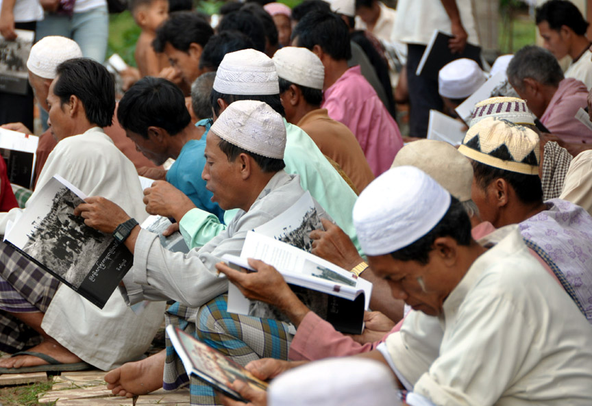 Chams Muslims in Cambodia reviewing material on the ECCC