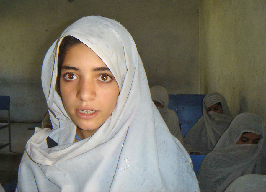 Young Pakistan woman. For generic use