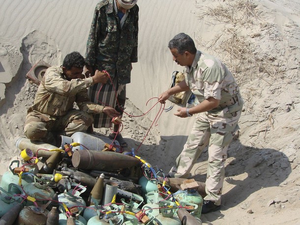 Demining teams in Jaar, Yemen