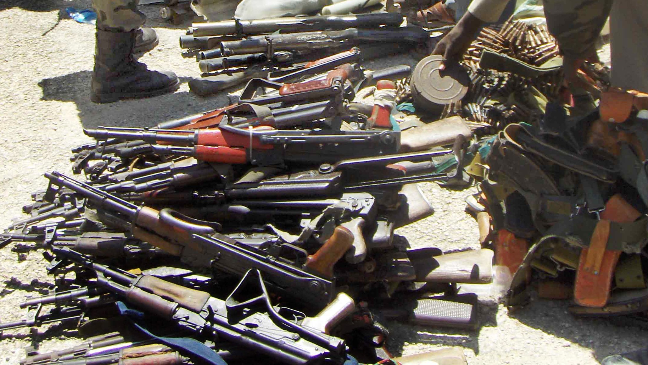 Weapons handed in by Somali businessmen, Mogadishu (file photo)