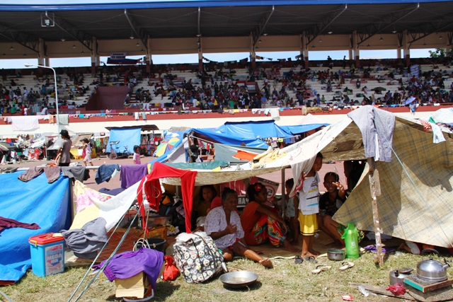 A scene inside the Jose Enriquez Sports Complex on 18 September, 2013 in Zamboanga, Mindanao. More than 100,000 people have been displaced following recent fighting between government forces and the Moro National Liberation Front (MNLF)