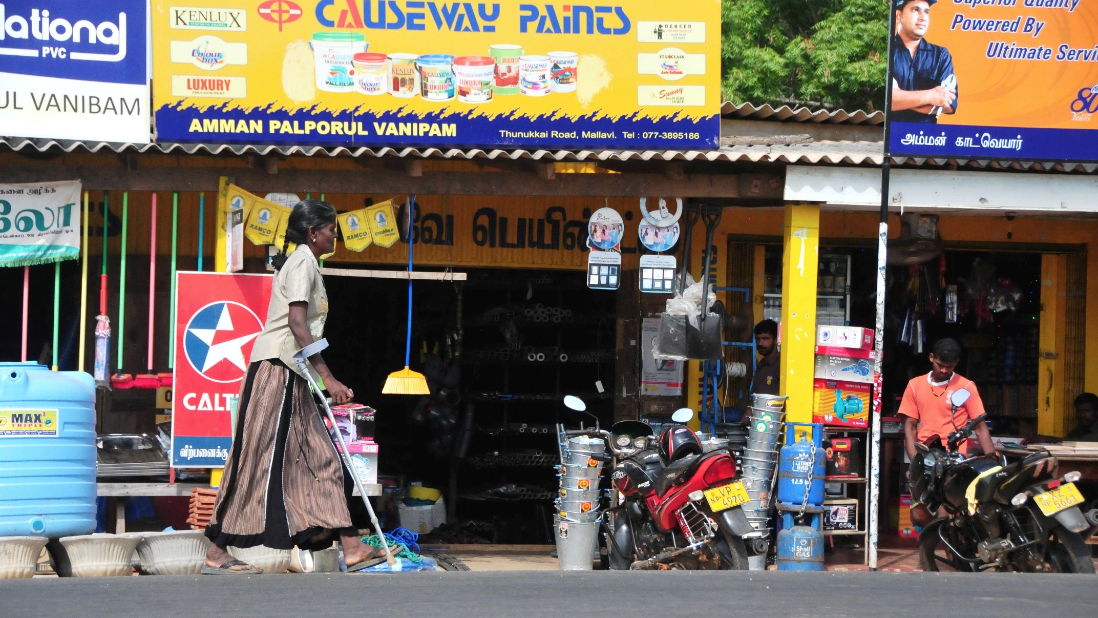 The civilian population in Sri Lanka's former Northern war zone feels that it has been abandoned to fend for itself.