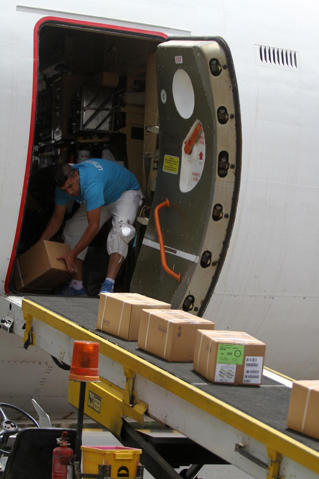 On 10 April 2015, a first airlift of urgent medical and other supplies from UNICEF is unloaded on the tarmac at Sana’a International Airport, via Djibouti from UNICEF’s Supply Centre in Denmark. FROM UNICEF -