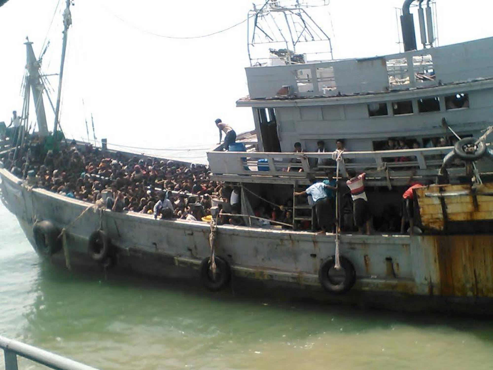 Myanmar's navy found a boat with 727 “Bengalis” – a term it applies to both Rohingya and Bangladesh nationals – and started towing it on May 29, 2015 to a naval base