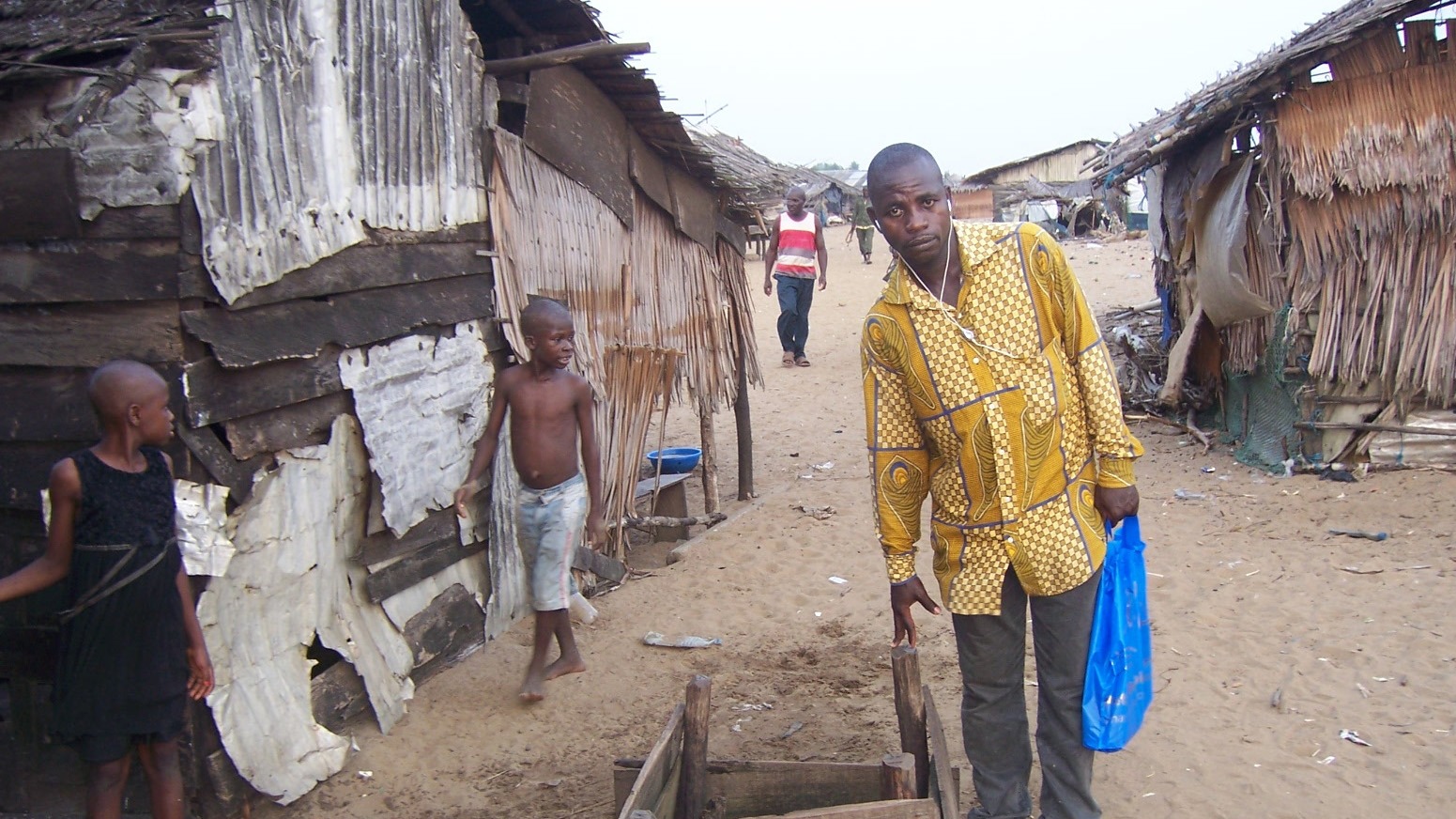 On Cameroon's Manoka Island, which is threatened by flooding, residents say there is little they can do to protect their homes.