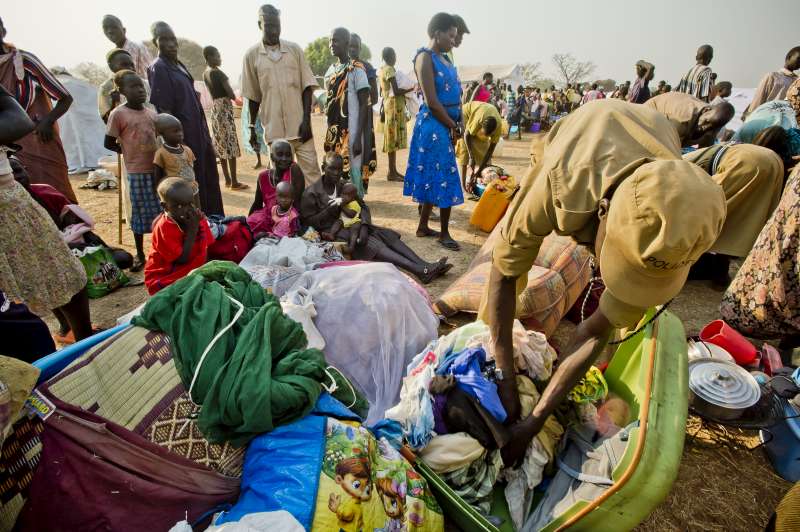 South Sudan refugees arrive in Uganda 2014