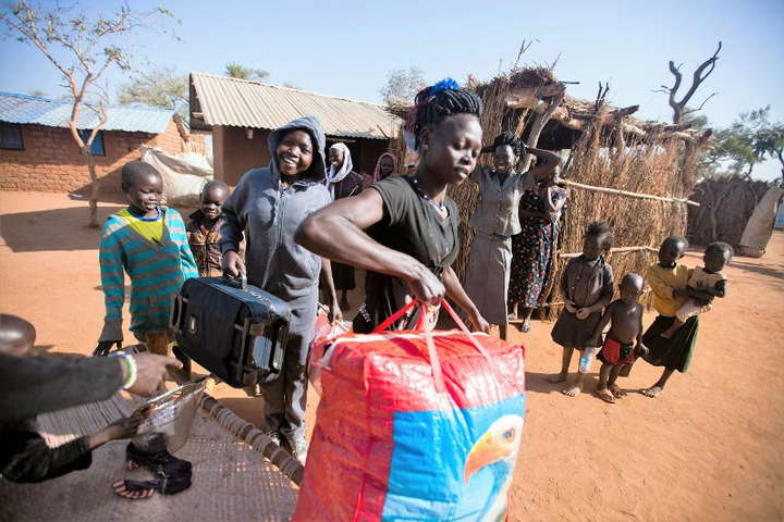Refugee from South Sudan arrives in Ajuong Thonk refugee camp, UNity State, Jan 2016