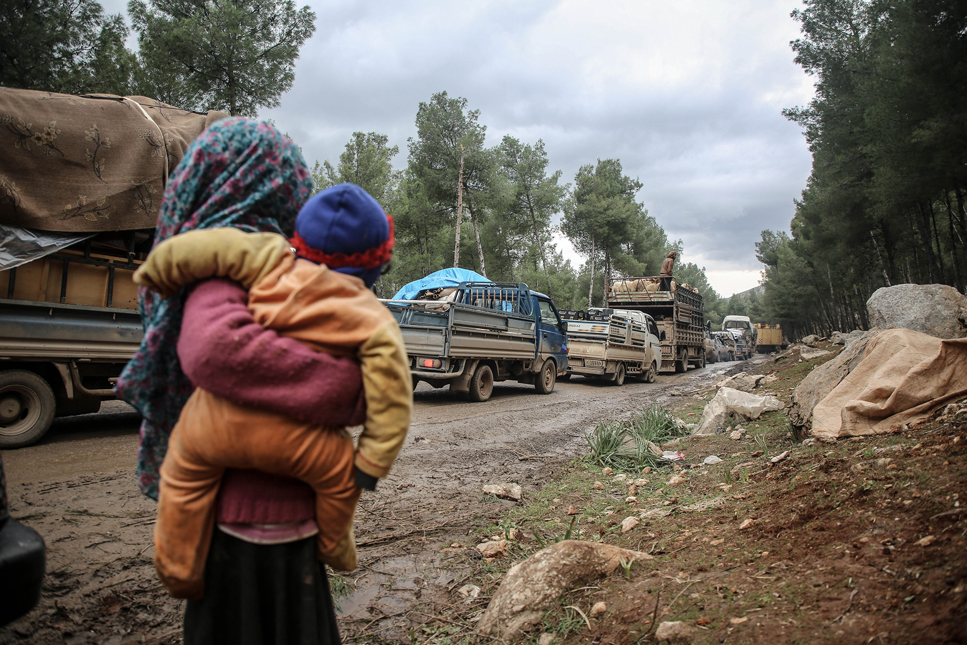 Image of families fleeing southern Idlib province on 7 February 2020