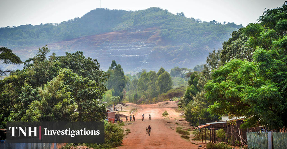 Anusda ikkita xoroz bilan porno transvestitlar