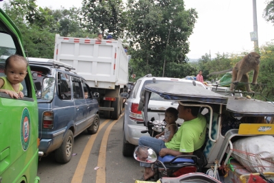 Residents fleeing Marawi were caught in gridlock as soldiers searched vehicles