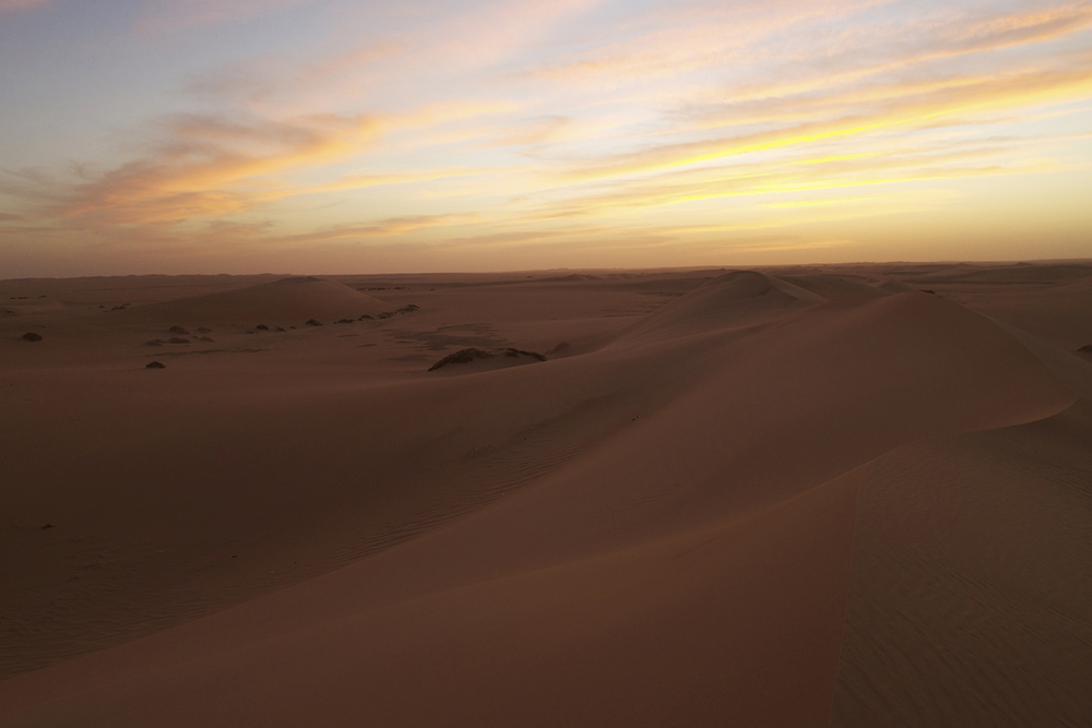 Dunes of the central southern Libyan desert, Tebu country.