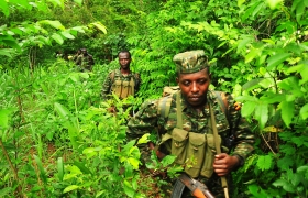 Ugandan soldiers hunting for Kony