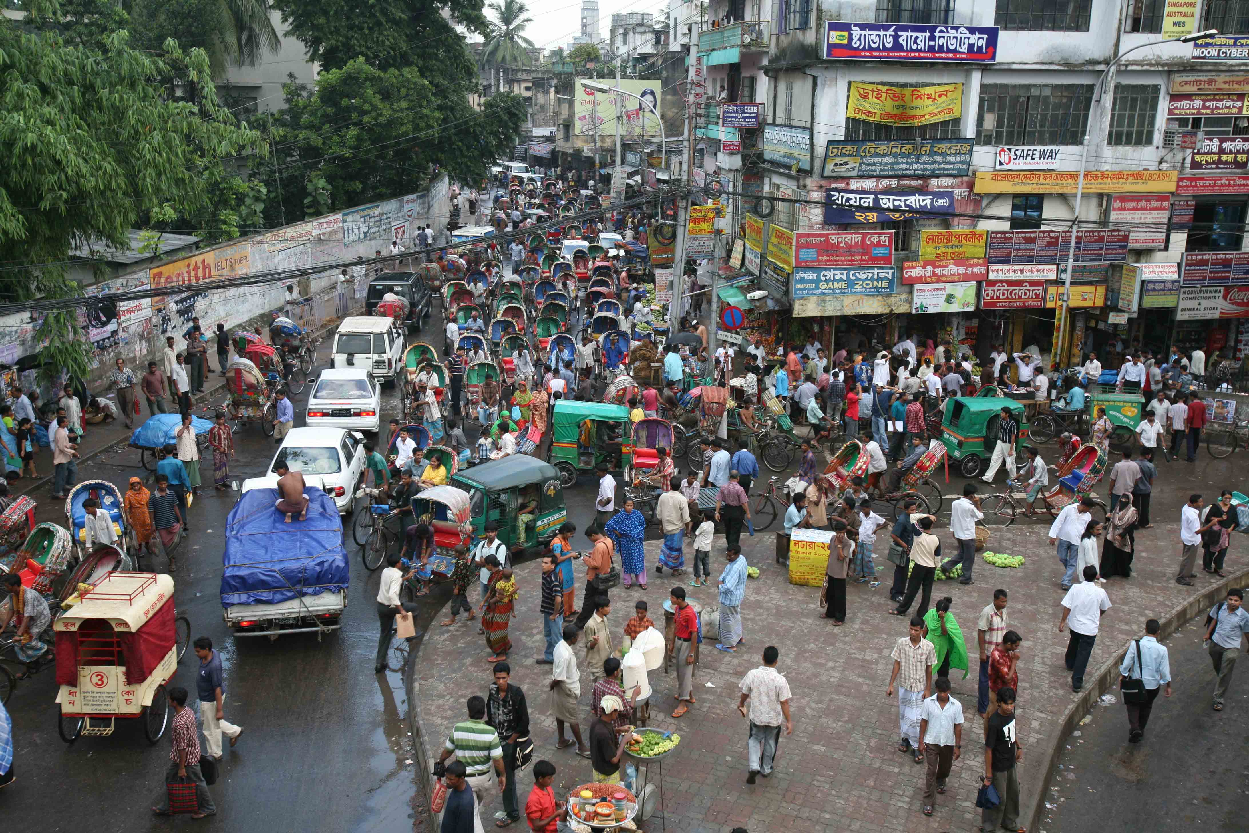 A normal congested day in the overpopulated city of Dhaka, Bangladesh