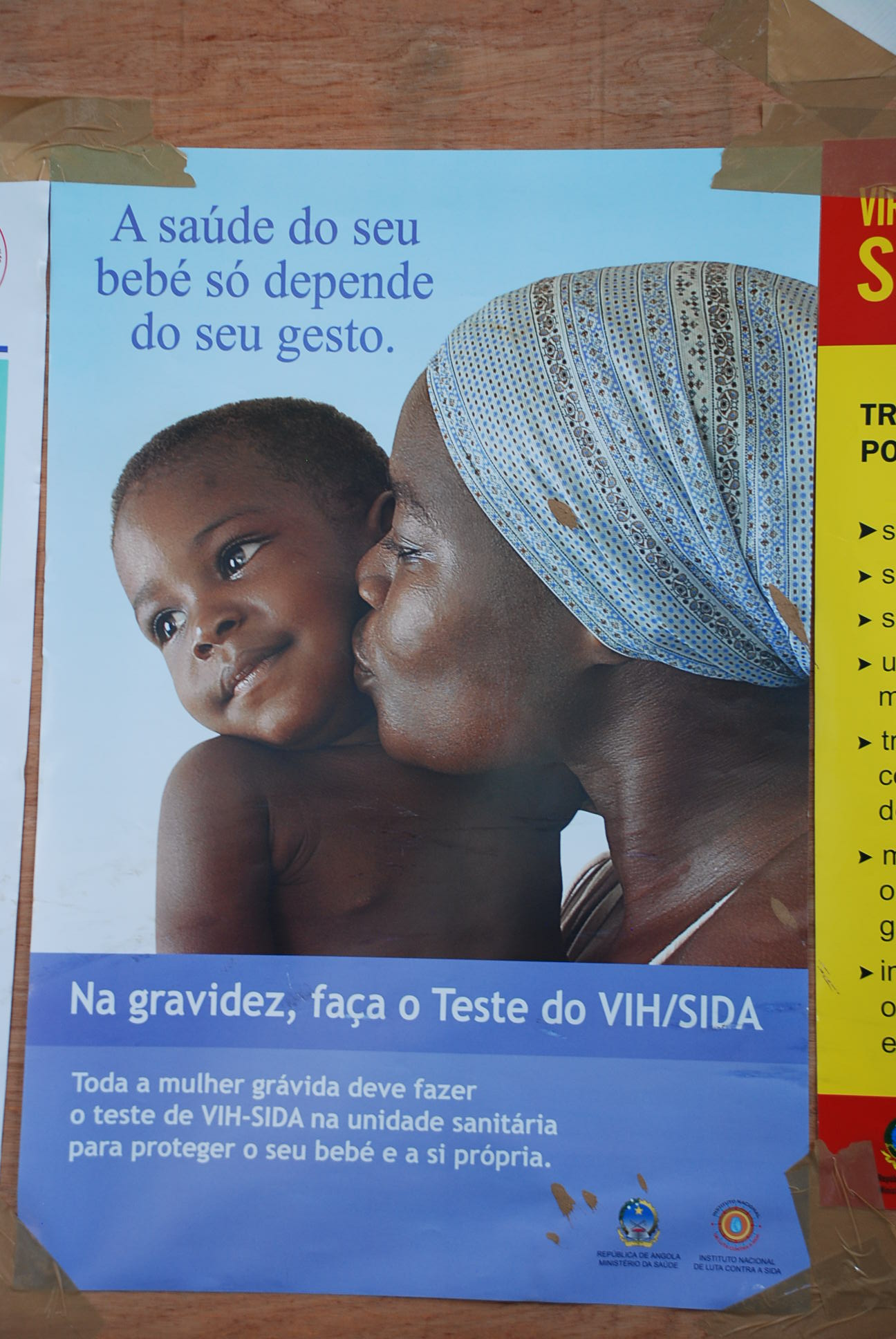 Poster encouraging mothers to take the HIV test during pregnancy حقوق