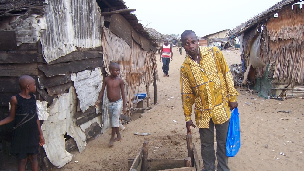 COP21: Climate change and conflict meet in Cameroon On Cameroon's Manoka Island, which is threatened by flooding, residents say there is little they can do to protect their homes.