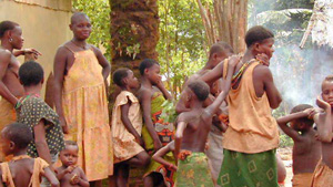 Indigenous populations ("pygmies") in Mbaiki, Central African Republic (taken July 2002)

